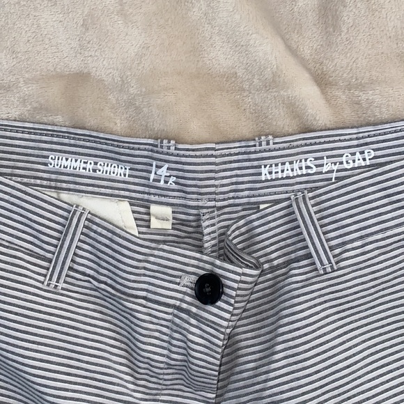 Gap Women’s Shorts size 14 regular - Picture 2 of 4